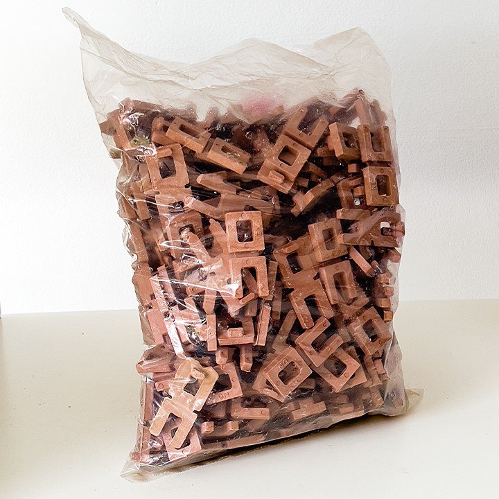 Grapa plástica para zuncho